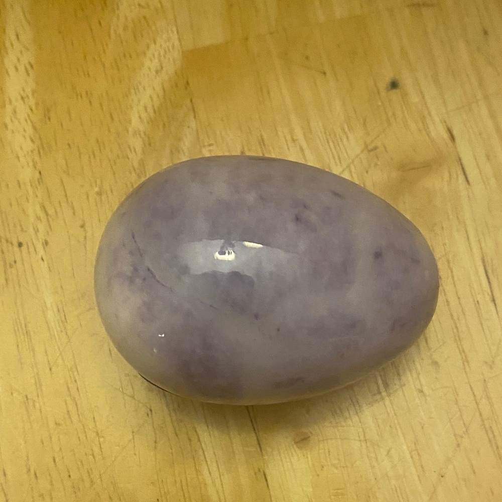 Purple Alabaster Polished egg. Purple. New Great as Easter decor About 2 1/4in.